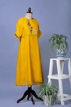 Load image into Gallery viewer, MUSTARD BADAL - The Pink Gota 
